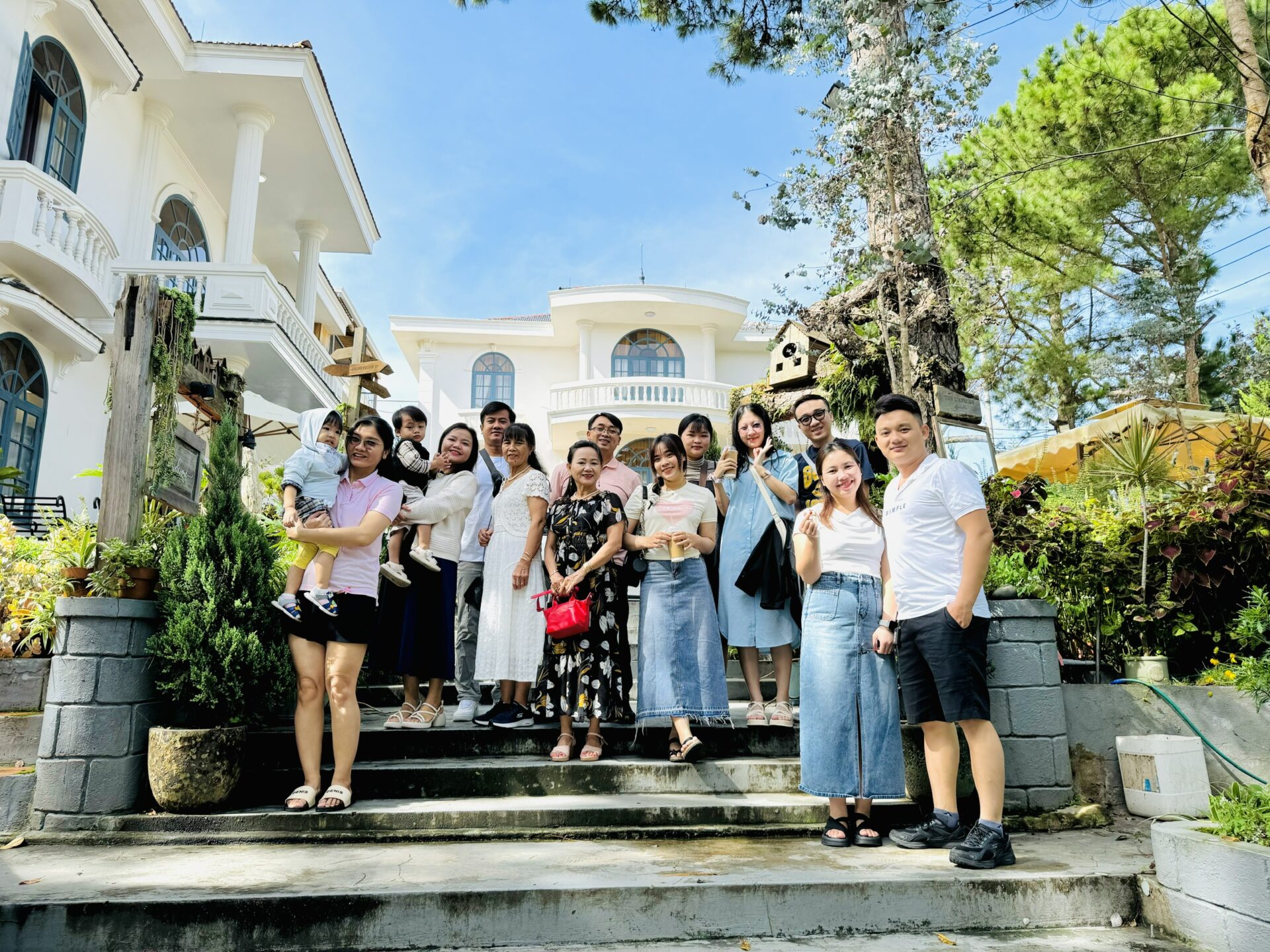 Nhân viên công ty Môi Trường Trọng Khang